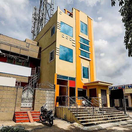 Oyo Hotel Crystal Varangal Kültér fotó
