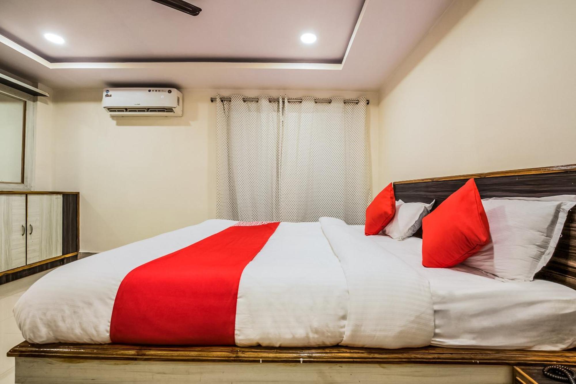 Oyo Hotel Crystal Varangal Kültér fotó